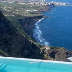 Ocean Ii Luxe Infinity Heated Pool
