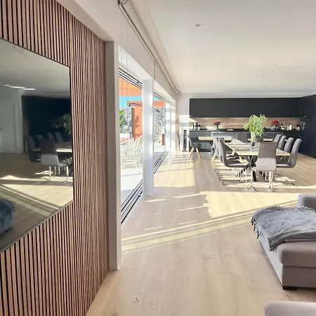 Ocean Ii Luxe Infinity Heated Pool