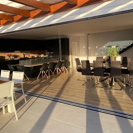 Ocean Ii Luxe Infinity Heated Pool