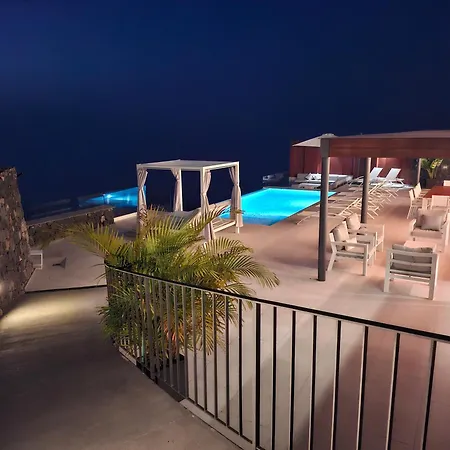 Ocean Ii Luxe Infinity Heated Pool