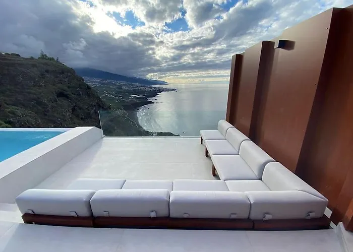 Ocean Ii Luxe Infinity Heated Pool