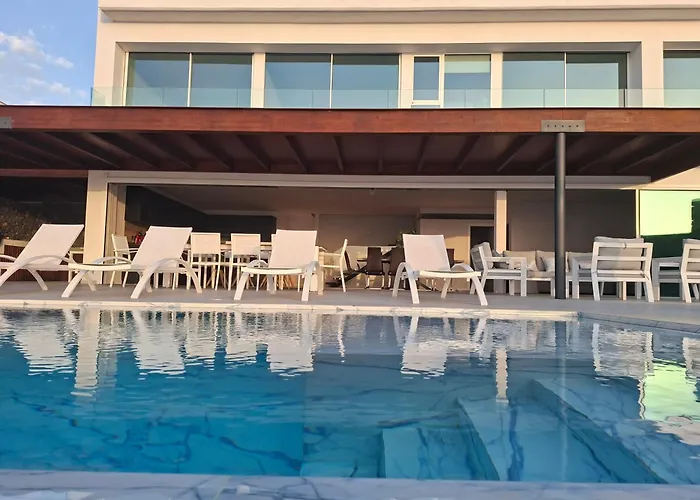 Ocean Ii Luxe Infinity Heated Pool 圣乌尔苏拉