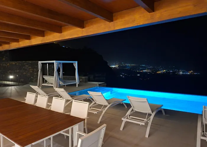 Ocean Ii Luxe Infinity Heated Pool